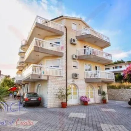 Apartment Tomi *