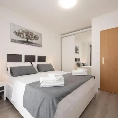 Tomi Apartment Trogir